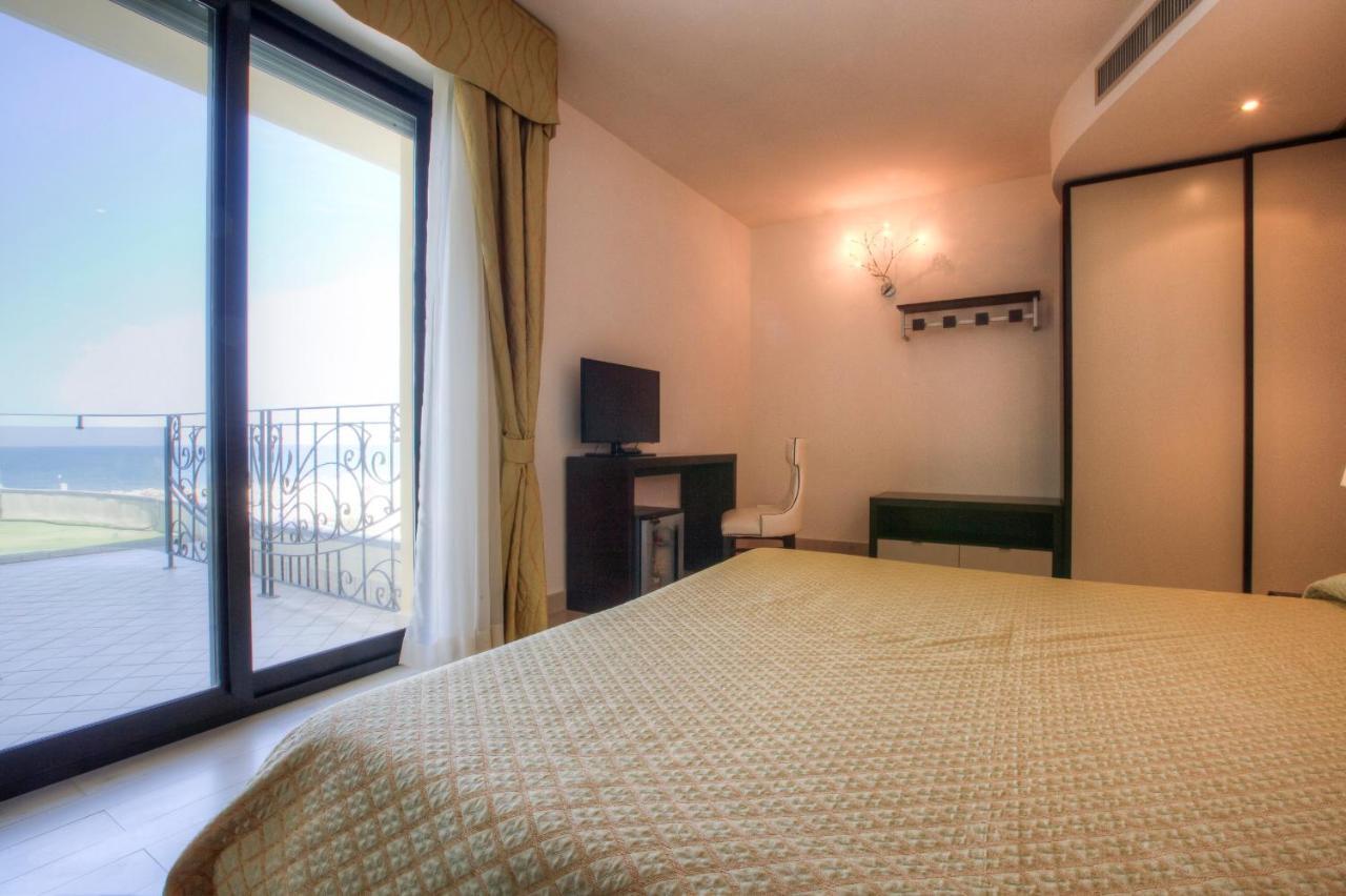 Hotel Nettuno تّشيرفييا المظهر الخارجي الصورة