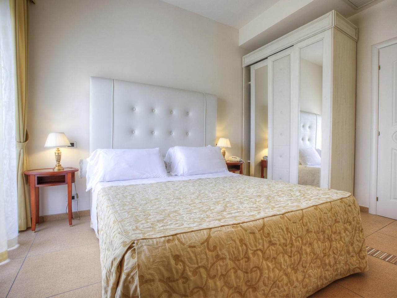 Hotel Nettuno تّشيرفييا المظهر الخارجي الصورة