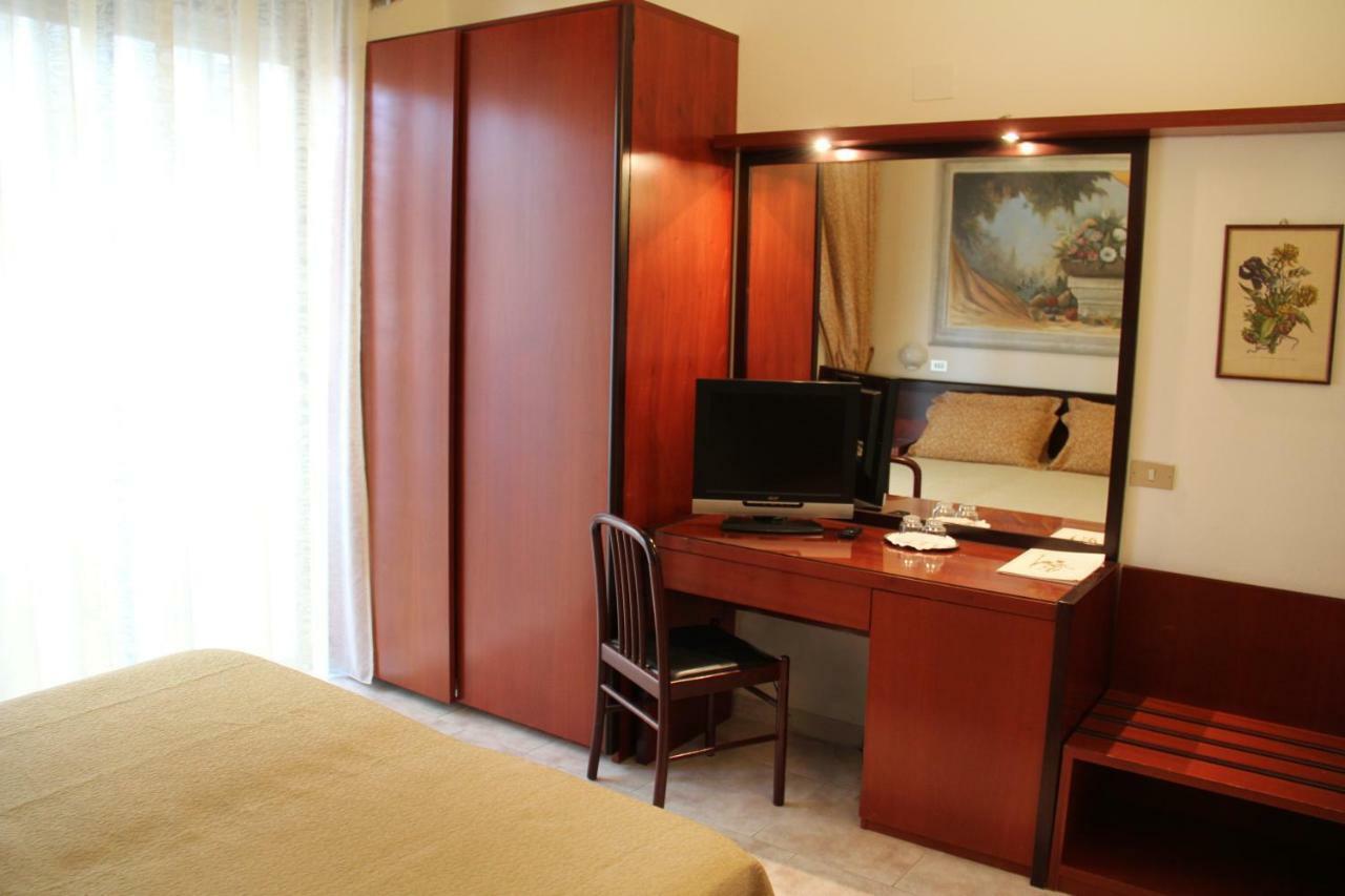 Hotel Nettuno تّشيرفييا المظهر الخارجي الصورة